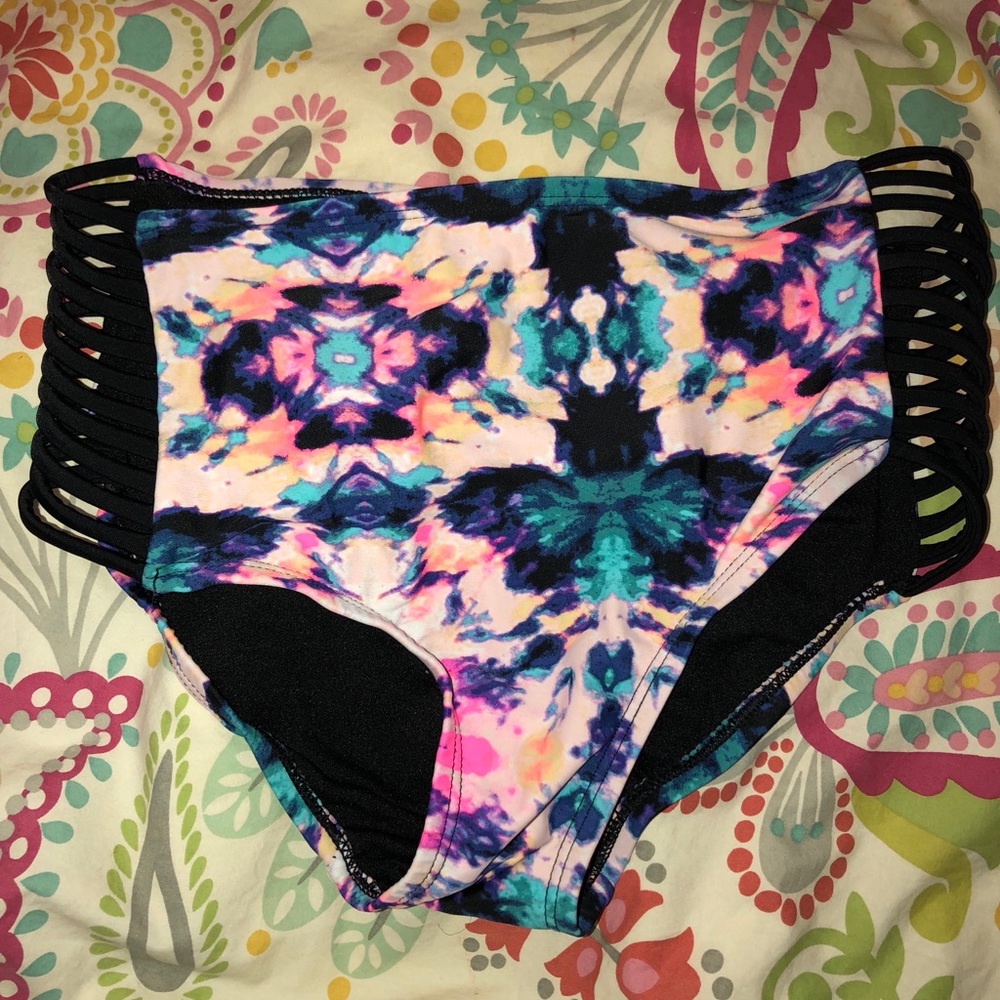 High wasted swimsuit bottoms